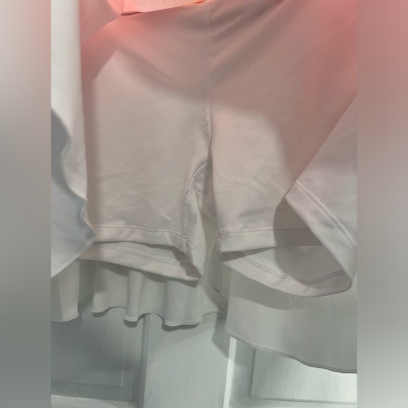 32e-SANERYI NWT Tennis Skirt SIZE LARGE With Cool Dry Technology Womens Preloved - Picture 6 of 9